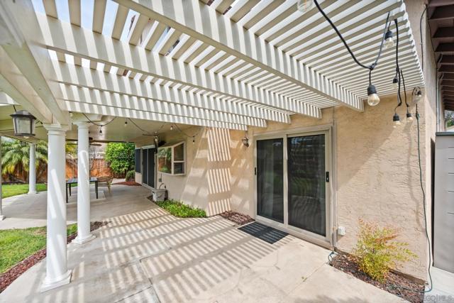 11479 Grassy Trail Dr, San Diego CA: https://media.crmls.org/mediaz/e95322f1-96fe-4f2a-8d2e-6485cba86dcf.jpg