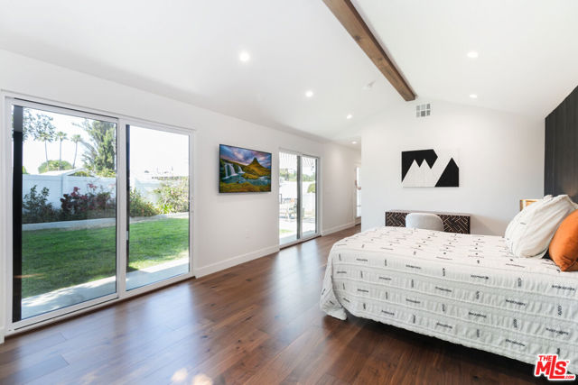 5433 Tampa Avenue, Tarzana CA: https://media.crmls.org/mediaz/e9537bd3-b8d8-412d-a380-0923b1f762cb.jpg