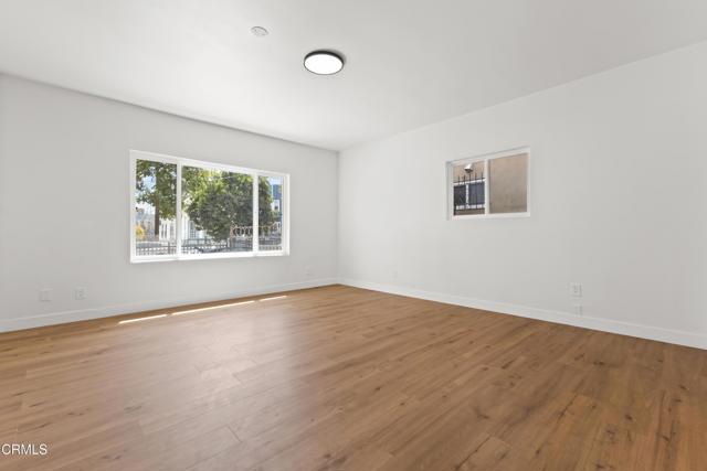 Detail Gallery Image 11 of 20 For 1623 W 11th Pl, Los Angeles,  CA 90015 - 4 Beds | 2 Baths