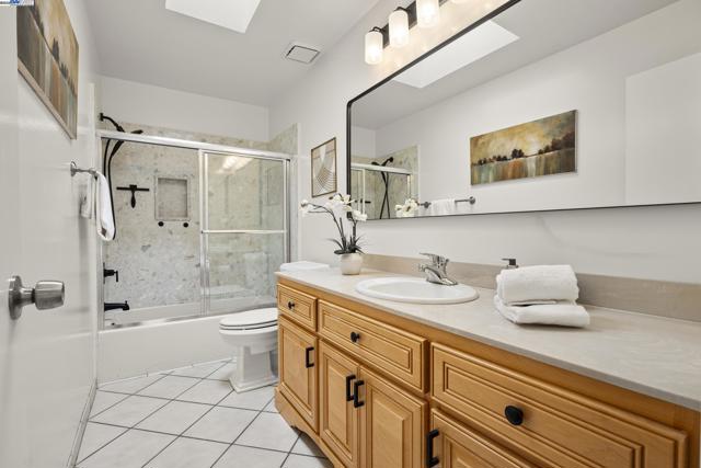 3527 Magnolia Dr, Alameda CA: https://media.crmls.org/mediaz/e953bde0-b83e-4faa-bc43-33ca8827d87f.jpg