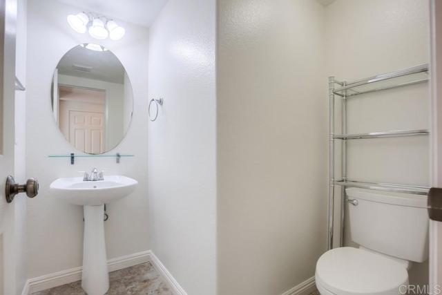 Detail Gallery Image 16 of 42 For 169 Canyon Creek Way, Oceanside,  CA 92057 - 4 Beds | 2/1 Baths