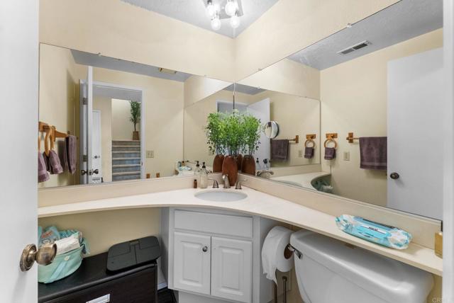 Detail Gallery Image 12 of 24 For 4042 Moratalla, San Diego,  CA 92130 - 3 Beds | 2/1 Baths