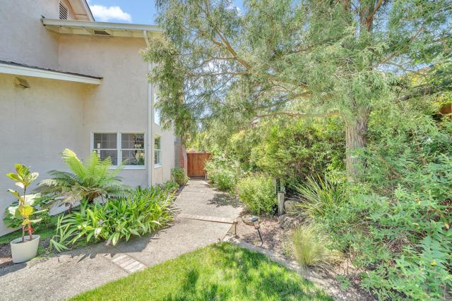 6022 Slopeview Court, Castro Valley CA: https://media.crmls.org/mediaz/e9544899-541e-47dd-8dd0-7943ea14d999.jpg