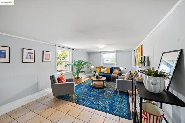 1547 68Th Ave, Oakland CA: https://media.crmls.org/mediaz/e9546bdc-876d-483d-8f07-13505f668774.jpg