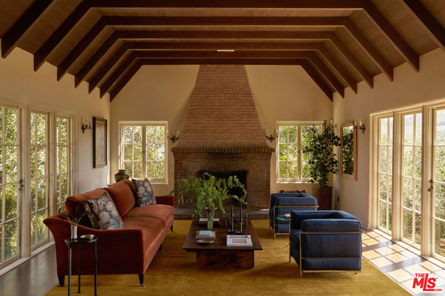 Image 2 of 35 For 1960 Escarpa Drive