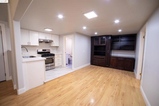 3517 Allendale Ave, Oakland CA: https://media.crmls.org/mediaz/e95550f3-767e-4bfc-83f5-746268845ce3.jpg
