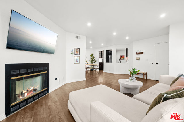 6626 Clybourn Avenue, 149 photo 7