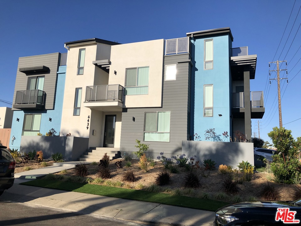 6439 W 86TH Place, Los Angeles, CA 90045
