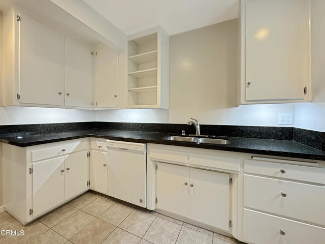 Detail Gallery Image 3 of 13 For 595 N Los Robles Ave #10,  Pasadena,  CA 91101 - 0 Beds | 1 Baths