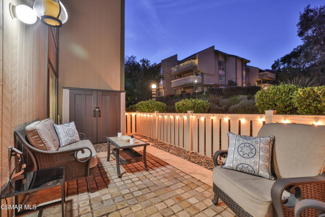 348 Chestnut Hill Court, Thousand Oaks CA: https://media.crmls.org/mediaz/e9571591-8251-491c-bbc1-218459ac68b9.jpg