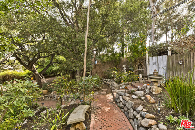 Drew Fenton | 271 Beloit Avenue Los Angeles CA | MLS: 7455926
