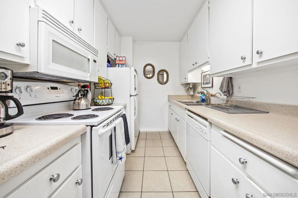 1855 Diamond St - photo 8