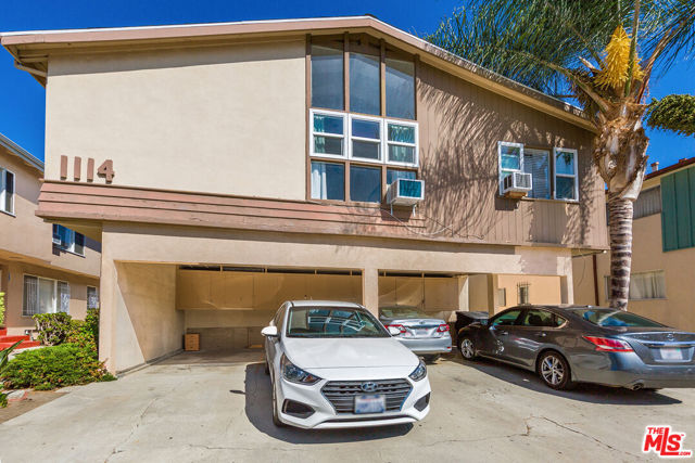 1114 S Sherbourne Drive, Los Angeles CA: https://media.crmls.org/mediaz/e9580ad3-5102-4914-bfbe-95948b890c99.jpg