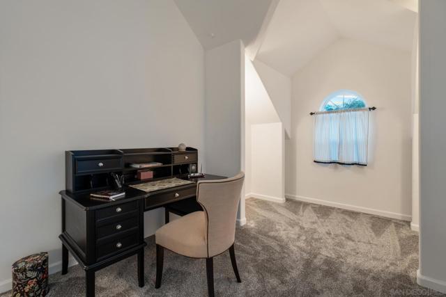 24665 Rancho Santa Teresa Dr, Ramona CA: https://media.crmls.org/mediaz/e959a417-7e5f-498d-8f9e-9e80d0759e94.jpg