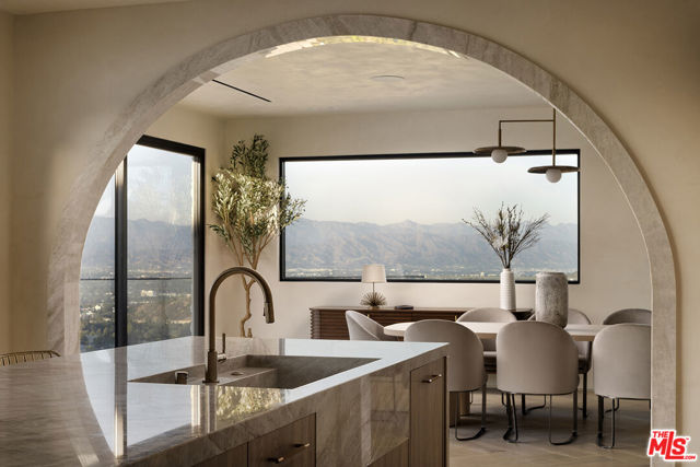 16401 Mulholland Drive, Los Angeles CA: https://media.crmls.org/mediaz/e95a8b3c-2478-43c9-bcc8-e6254c016ea2.jpg