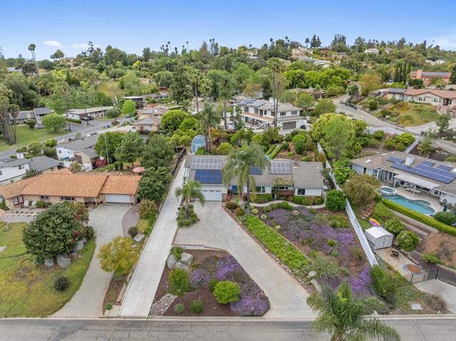 620 Lacrosse Place, Escondido CA: https://media.crmls.org/mediaz/e95ac56c-1ab0-43d8-8ce6-2fe3c8336117.jpg