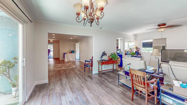 2701 Harriet St, Oceanside CA: https://media.crmls.org/mediaz/e95c753b-cdfa-4fb5-81f3-cebe95036f1a.jpg
