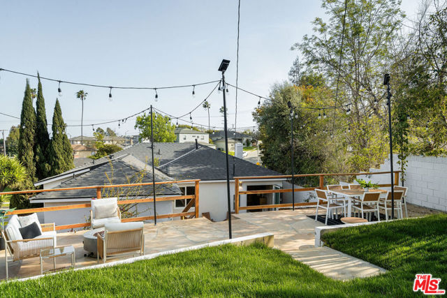 4405 Springdale Drive, Los Angeles CA: https://media.crmls.org/mediaz/e95cef40-c582-441f-9631-ef8b78ec589a.jpg