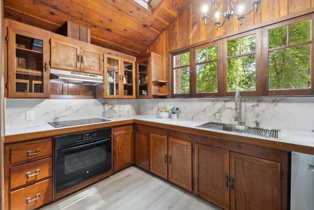 254 Teilh Drive, Boulder Creek CA: https://media.crmls.org/mediaz/e95cfd00-f056-418c-936e-4f133121e849.jpg