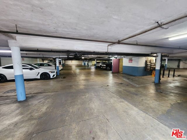 425 S Kenmore Avenue, Los Angeles CA: https://media.crmls.org/mediaz/e95d1306-0e9a-4a12-829e-6af302ba5ea1.jpg