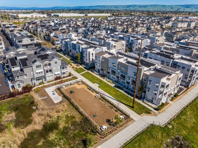 9476 Seawind Way, Newark CA: https://media.crmls.org/mediaz/e95e5d80-9298-4af4-a7dc-f88a288a5e7a.jpg