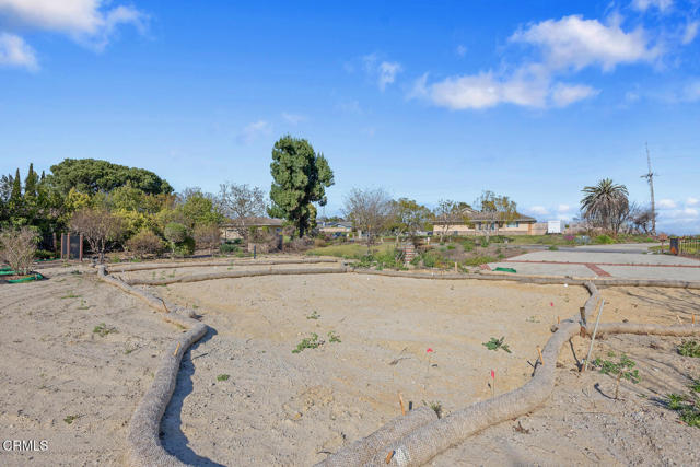 637 Valley Vista Drive, Camarillo CA: https://media.crmls.org/mediaz/e95f1f1c-1ada-4faa-a88e-678fe90b0473.jpg