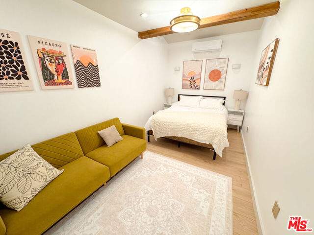 4327 Cezanne Avenue, Woodland Hills CA: https://media.crmls.org/mediaz/e95f644e-e39c-4bd5-a17d-07c0241f9d89.jpg