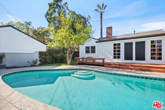 12848 Tiara Street, Valley Village CA: https://media.crmls.org/mediaz/e96099e4-78c9-4bc5-9e9c-63587196a1ed.jpg