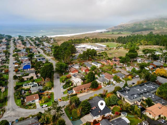 655 George Street, Montara CA: https://media.crmls.org/mediaz/e960e2de-5f26-4a98-ba6f-6cbec30c1902.jpg
