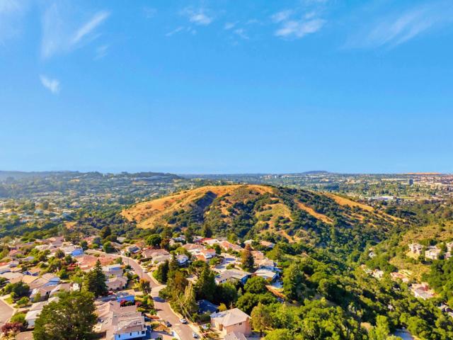 3300 Plateau Drive, Belmont CA: https://media.crmls.org/mediaz/e961288f-3fc9-42d5-97ea-70f920ff6230.jpg