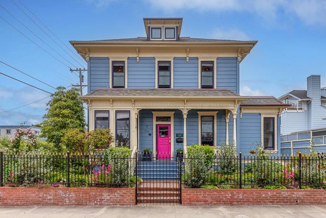 543 Spruce Avenue, Pacific Grove CA: https://media.crmls.org/mediaz/e9618974-2b35-4379-8136-14f6473076d4.jpg