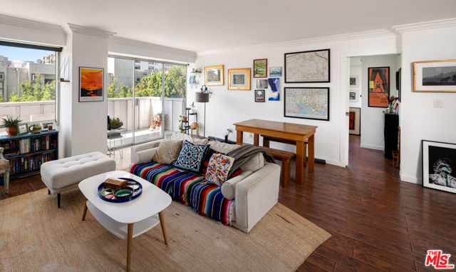 7135 Hollywood Boulevard, Los Angeles CA: https://media.crmls.org/mediaz/e961e0fa-3685-4900-8ad5-1aa1ccb36f91.jpg