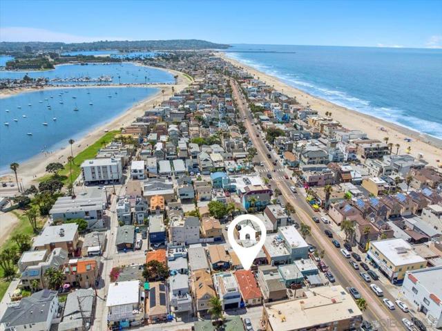 814 16 Pismo Ct., San Diego CA: https://media.crmls.org/mediaz/e96252ca-387f-452c-a07c-51c5e01a2252.jpg