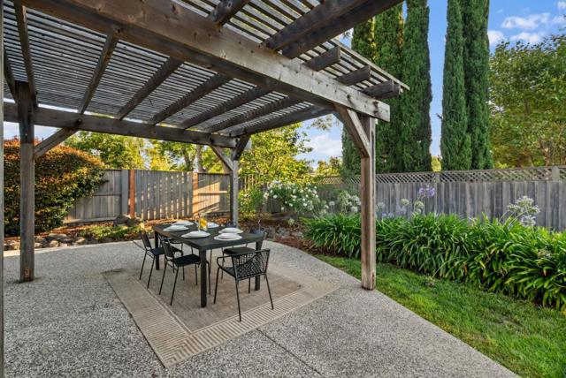 1339 Lennox Way, Sunnyvale CA: https://media.crmls.org/mediaz/e9625787-5d49-4f35-9201-420615144e76.jpg