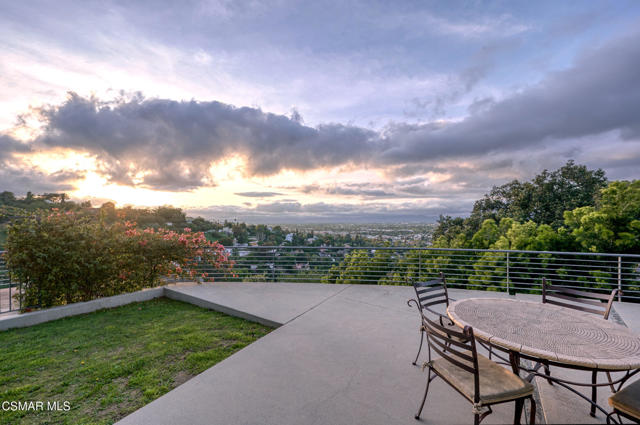 3681 Alomar Drive, Sherman Oaks CA: https://media.crmls.org/mediaz/e9625805-3a93-476d-9445-ada542243a0e.jpg