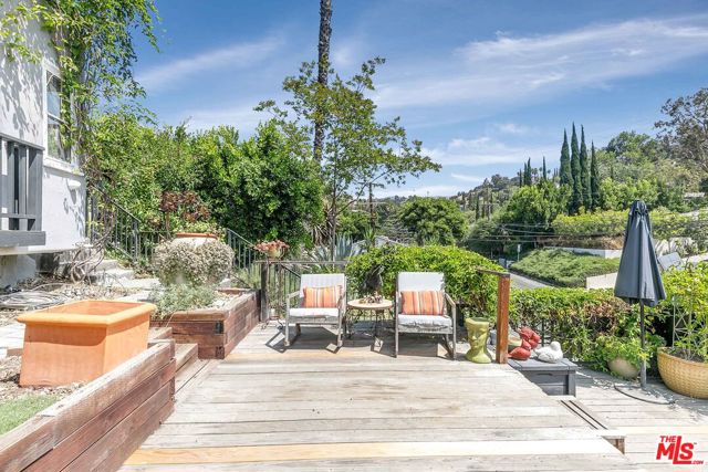 2073 VINE Street, Los Angeles CA: https://media.crmls.org/mediaz/e96271be-a264-492c-b8af-a917a7ec2c41.jpg