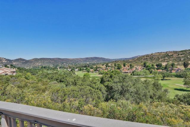 15549 Vista Vicente Dr, Ramona CA: https://media.crmls.org/mediaz/e9629aa7-788d-459f-8897-e71413d618eb.jpg