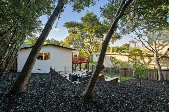 1560 Alturas Drive, Burlingame CA: https://media.crmls.org/mediaz/e962c94f-cd97-40aa-9710-ffae9146f924.jpg