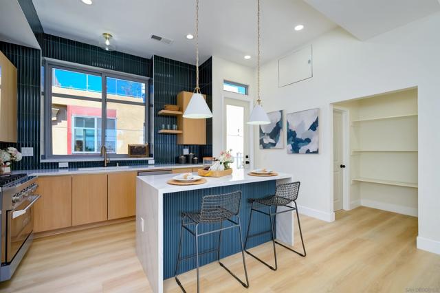 495 S Cleveland St, Oceanside CA: https://media.crmls.org/mediaz/e963279c-2679-4a93-9370-9af92f049a3b.jpg
