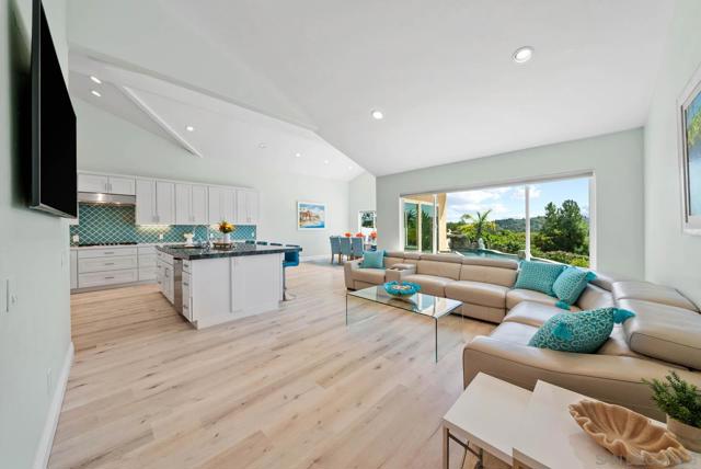 17221 Cloudcroft Dr, Poway CA: https://media.crmls.org/mediaz/e963a28b-1790-4951-b137-8f696e4215bf.jpg