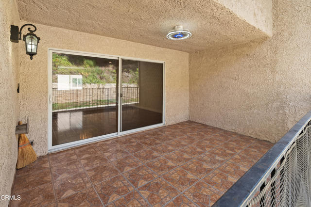 9503 Via Venezia, Burbank CA: https://media.crmls.org/mediaz/e9644084-5cc9-4177-ac58-6014997f57ac.jpg