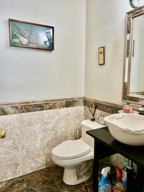 2071 Sunset View Place, San Jose CA: https://media.crmls.org/mediaz/e96460a5-d3ce-43d2-92e3-61920151cc43.jpg