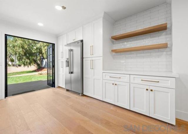 16021 Pomerado Road, Poway CA: https://media.crmls.org/mediaz/e964ba33-f6b6-49f8-816d-34ad9b8e4598.jpg