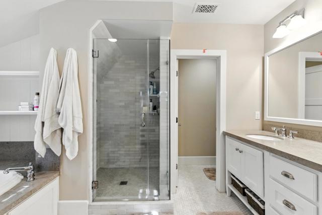 16897 Mitchell Avenue, Los Gatos CA: https://media.crmls.org/mediaz/e9660757-87dd-4ffe-a726-3b822373b957.jpg
