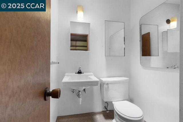 144 Castle Crest Rd, Alamo CA: https://media.crmls.org/mediaz/e9662395-98f2-42f1-931b-1b87eba1a83d.jpg