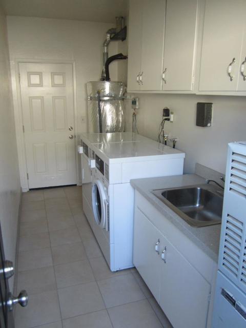 40934095 Alberstone Drive, San Jose CA: https://media.crmls.org/mediaz/e9663cf4-b259-43c3-af0c-993cb627c464.jpg