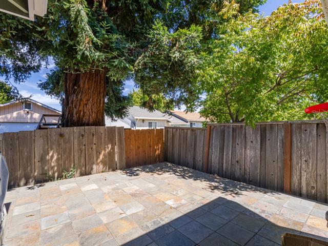 4 Holly Drive, Freedom CA: https://media.crmls.org/mediaz/e966ba72-cab5-47bb-b53d-c5f101d8a086.jpg