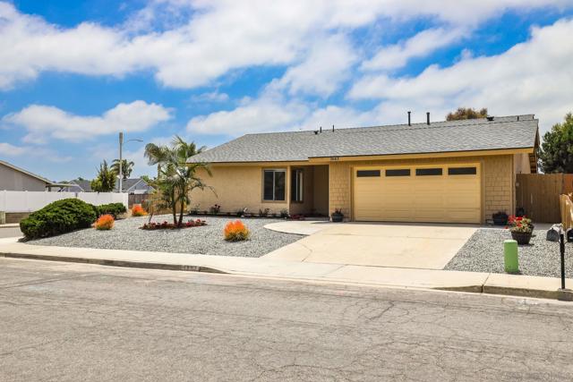 3663 Forest Road, Oceanside CA: https://media.crmls.org/mediaz/e966eca5-01ba-4f7f-b8b0-a0ba6f9cdacf.jpg