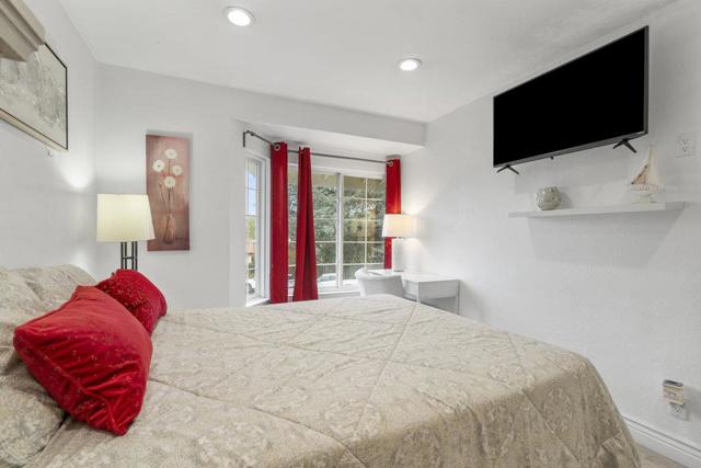 16761 Dry Creek Court, Morgan Hill CA: https://media.crmls.org/mediaz/e9673385-d618-41c5-bb83-ef17f368d9a9.jpg