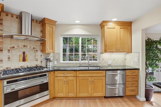 7653 Turquoise St, Dublin CA: https://media.crmls.org/mediaz/e9680063-a542-43ae-93e5-cf9dbd216edb.jpg